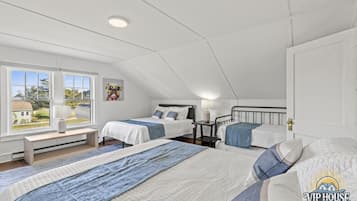 4 bedrooms, desk, iron/ironing board, travel cot