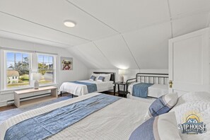 4 chambres, bureau, fer et planche à repasser, lit parapluie