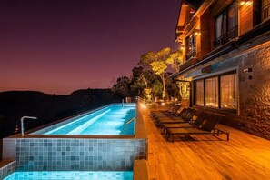 Outdoor pool - Chateau du Golden (Gramado)
