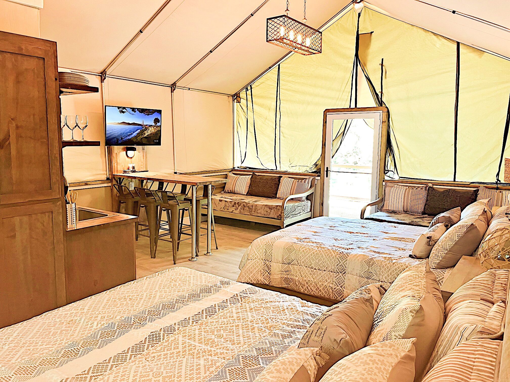 Standard Cabin | Peralatan tempat tidur premium, Wi-fi percuma, cadar katil 