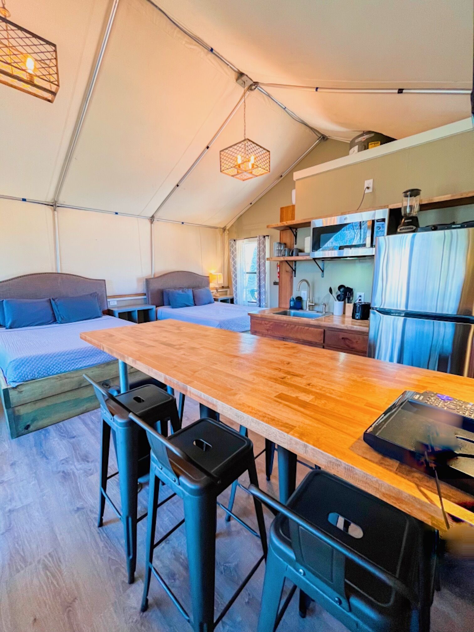 Standard Cabin | Premium bedding, free WiFi, bed sheets