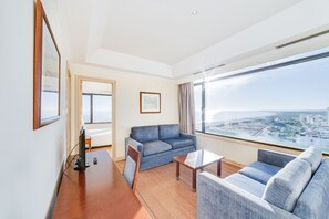 Master Suite with Sea View | Schallisolierte Zimmer, Reisekinderbett, kostenloses WLAN, Bettwäsche