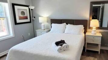 3 Schlafzimmer, Schreibtisch, Bügeleisen/Bügelbrett, Reisekinderbett