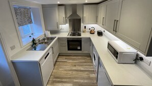 Private kitchen - Ebor Mill's Cottage, a great location for exploring Haworth (Haworth)