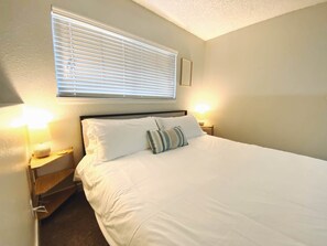 2 bedrooms, iron/ironing board, WiFi, bed sheets