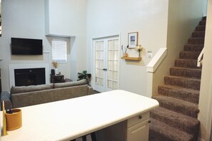 TV, fireplace - Lovely 2-bdrm Loft • Perfect Location • Downtown (Salt Lake City)