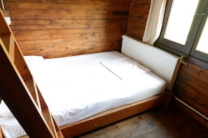 Basic Room | Bed sheets