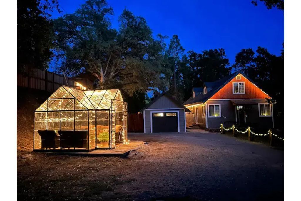 Cozy private home, 1 acre orchards near Apple Hill