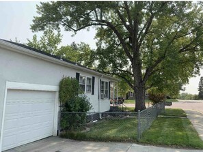 Exterior - Bright and spacious  two-story house, 3BR/2BA (Billings)