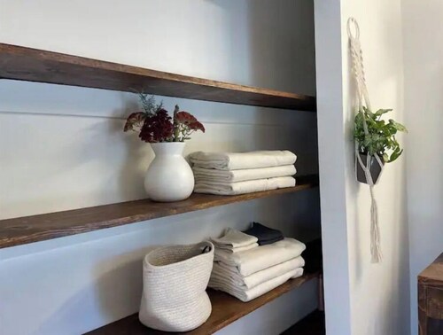 * New * Modern Chic Studio /soaking tub/ bike path