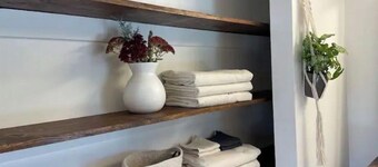 * New * Modern Chic Studio /soaking tub/ bike path