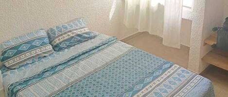 2 bedrooms, desk, iron/ironing board, free WiFi