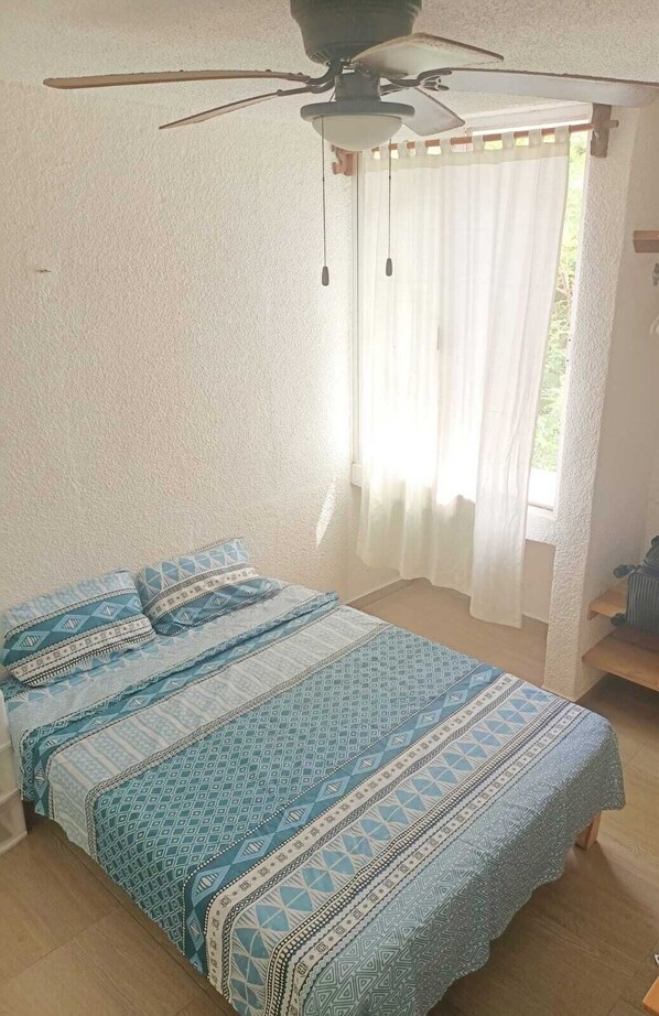 2 Schlafzimmer, Schreibtisch, Bügeleisen/Bügelbrett, kostenloses WLAN