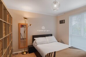 5 soverom, strykejern/-brett, wi-fi og sengetøy