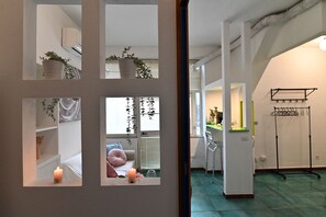 基本公寓 | 起居區