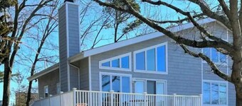 Chalet By The Bay - Sleeps 12