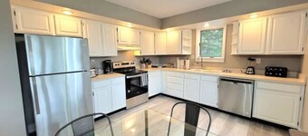 Chalet By The Bay - Sleeps 12