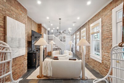 The Duke of Magazine 5 Bedroom luxury with pool perfectly located in New Orleans