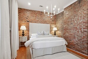 6 bedrooms, desk, travel crib, free WiFi