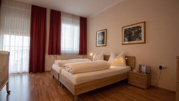 Estudio Confort (Premier Studio Appartement) | Caja de seguridad en la habitación y escritorio