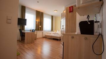 Estudio Confort (Premier Studio Appartement) | Caja de seguridad en la habitación y escritorio