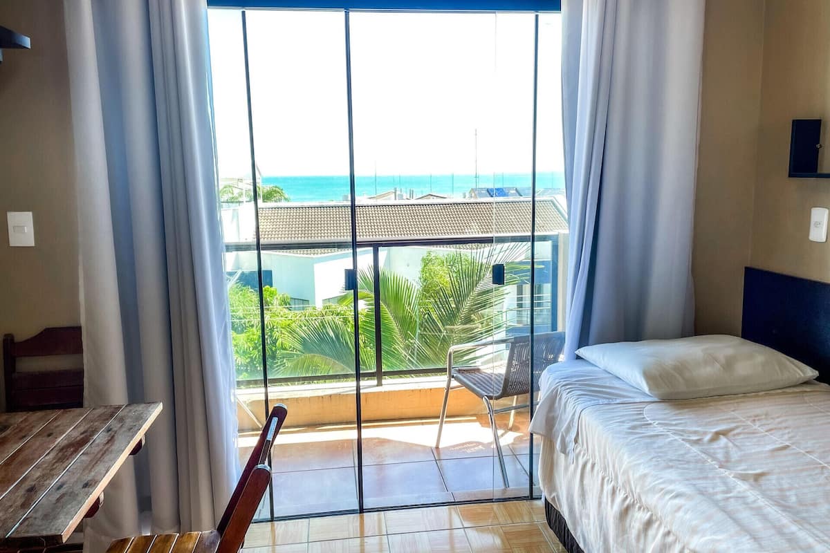 In-room safe, free WiFi, bed sheets