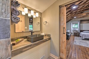 Free toiletries, towels