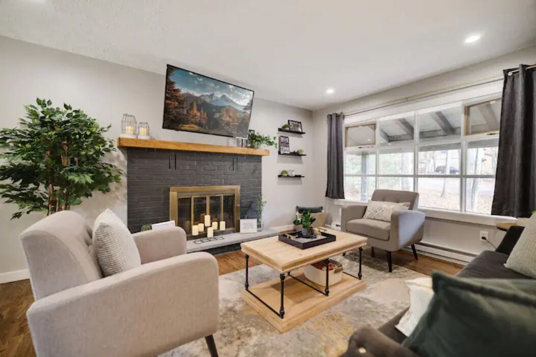 Smart TV, fireplace, video games