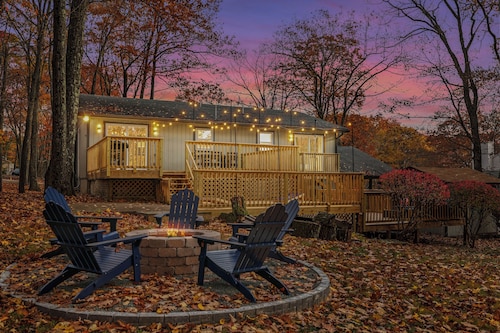 Heart of Pocono Mountains - Huge Yard - Game Rm <10 min to Kalahari & Casino