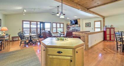 Mtn-View Cabin w/ Deck, 2 Mi to Beech Mtn Slopes!