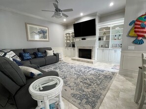 Smart TV, fireplace, stereo