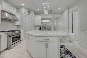 Fridge, microwave, oven, stovetop - Beautiful Home!  Private Pool, Games, Bike to Boca Grande (Placida)