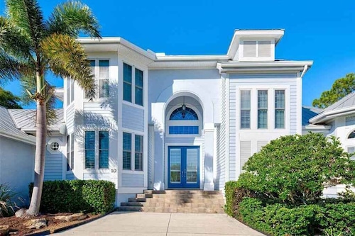 Beautiful Home!  Private Pool, Games, Bike to Boca Grande