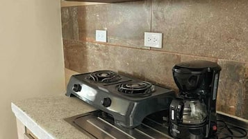 Cafetera y tetera, tetera eléctrica y molino para café