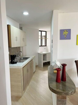 Kahvin-/teenkeitin, vedenkeitin, kahvimylly