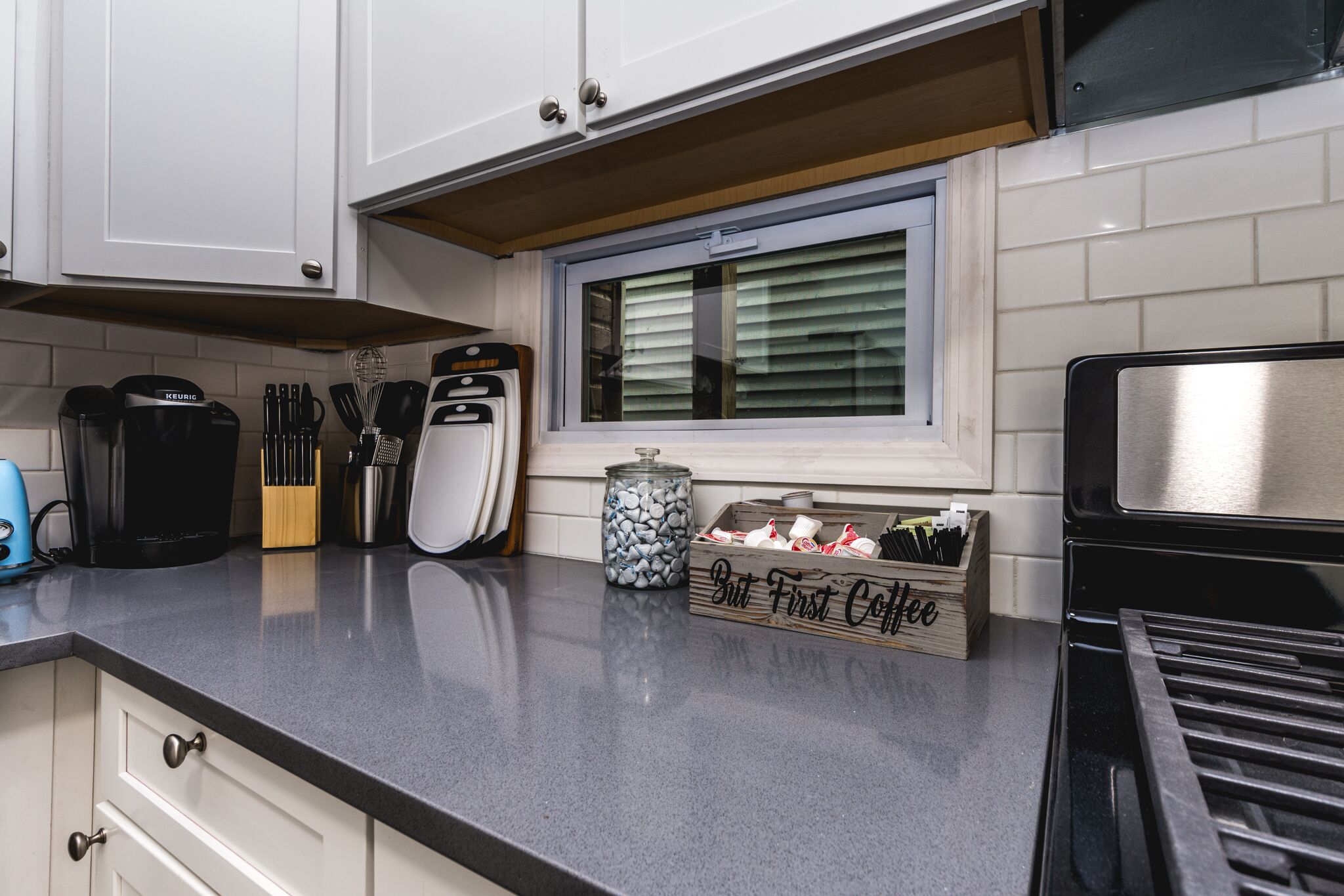 雪櫃、微波爐、焗爐、爐具