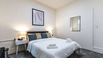 2 bedrooms, in-room safe, desk, free WiFi