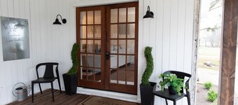 Charming 3/2 Farmhouse Near Fixer Upper and Gathering Oaks