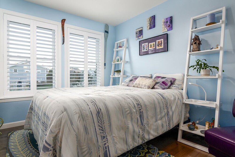 Narragansett! WALK to Scarborough BEACH, Central Air, Linens & Towels Incl! Narragansett Vrbo