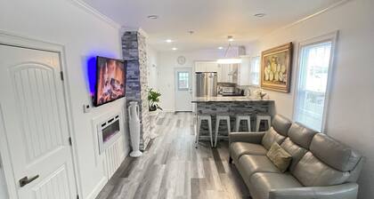 Beautiful Modern 3-bedroom apartment in an excellent location near train to NYC