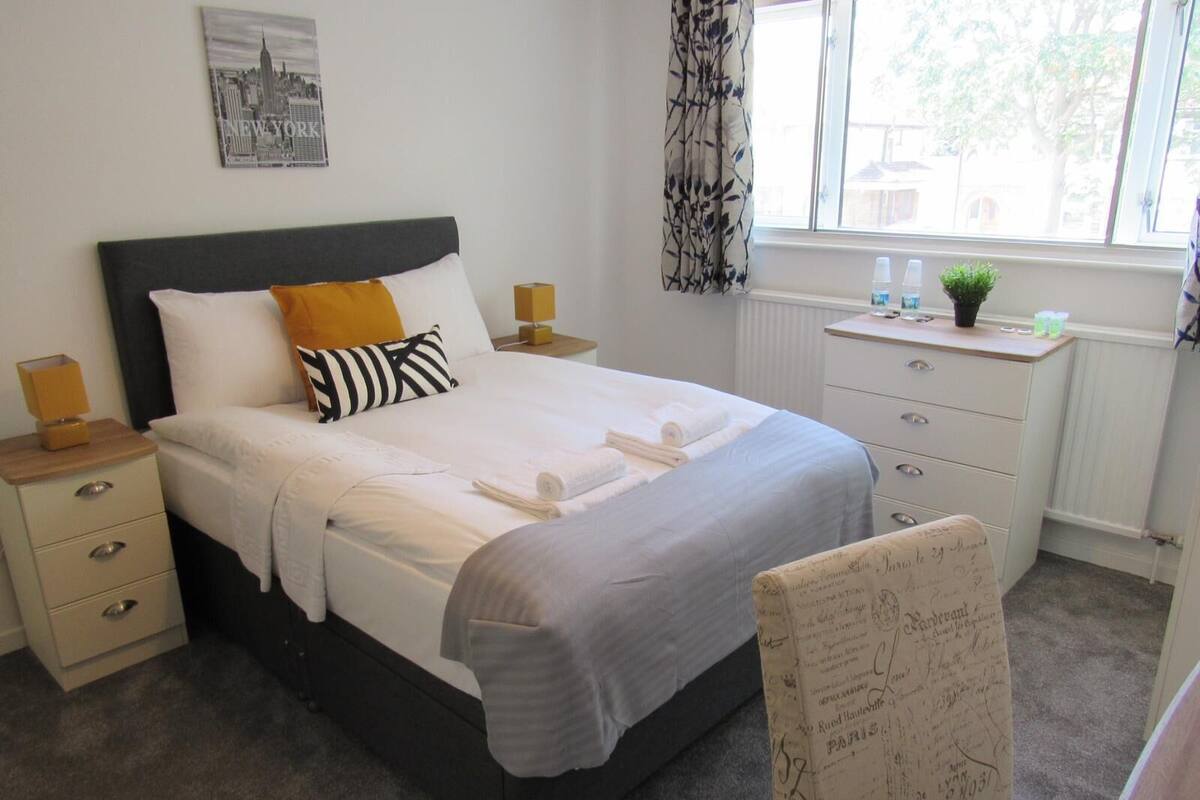 Standard Double Room | Egyptian cotton sheets, premium bedding, desk, laptop workspace