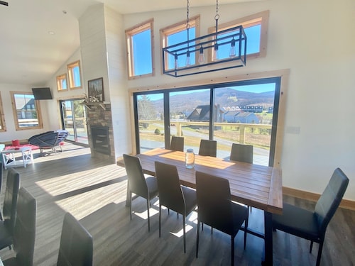 Modern Cabin Facing Canaan Valley Ski Slopes