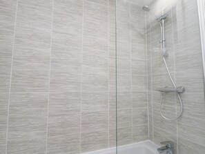 Shower - Whitby Haven (Whitby)