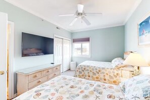 3 quartos, ferros/tábuas de passar roupa, berço de viagem