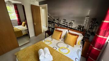 Apartment | 3 bedrooms, iron/ironing board, free WiFi, bed sheets