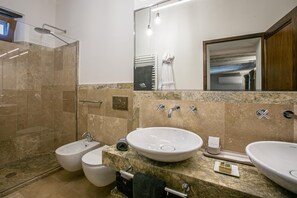 3 bedrooms - Oliveta a Retreat Surrounded by Olive Trees (Gaiole in Chianti)