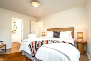 Room - 45 Grasshopper Lane, Sedona · Red Rock Views, Hot Tub, New & Modern, Walk To All (Sedona)