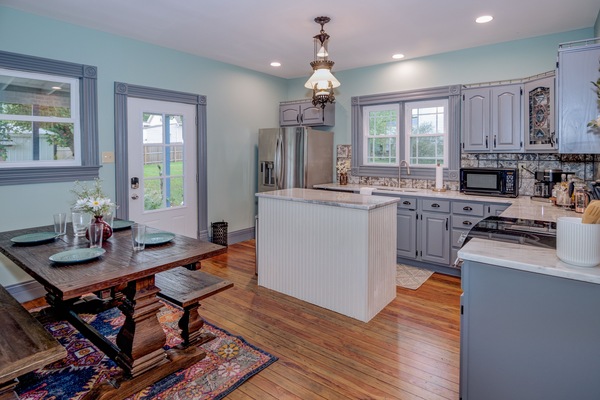 Frigorífic, microones, forn i placa de cuina