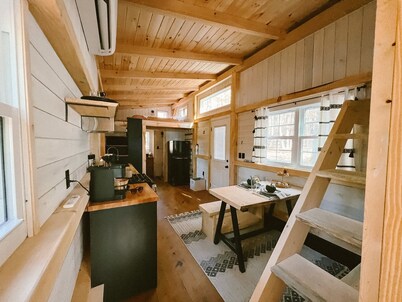 COZY PSU Rustic Tiny Home and Fishing Retreat