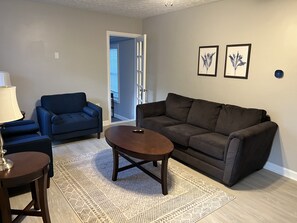 Interior - Remodeled Charming Avon Lake Home (Avon Lake)